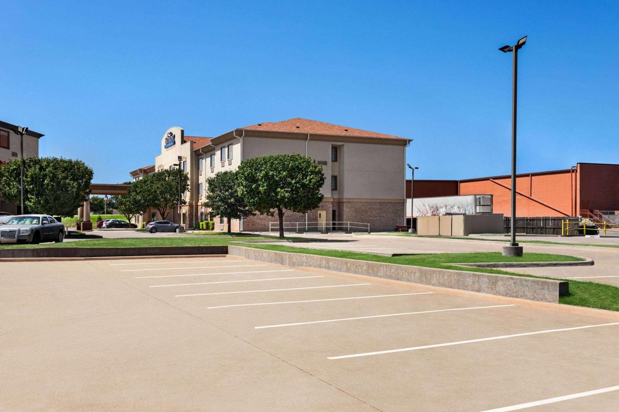 Baymont By Wyndham Wichita Falls Exterior foto